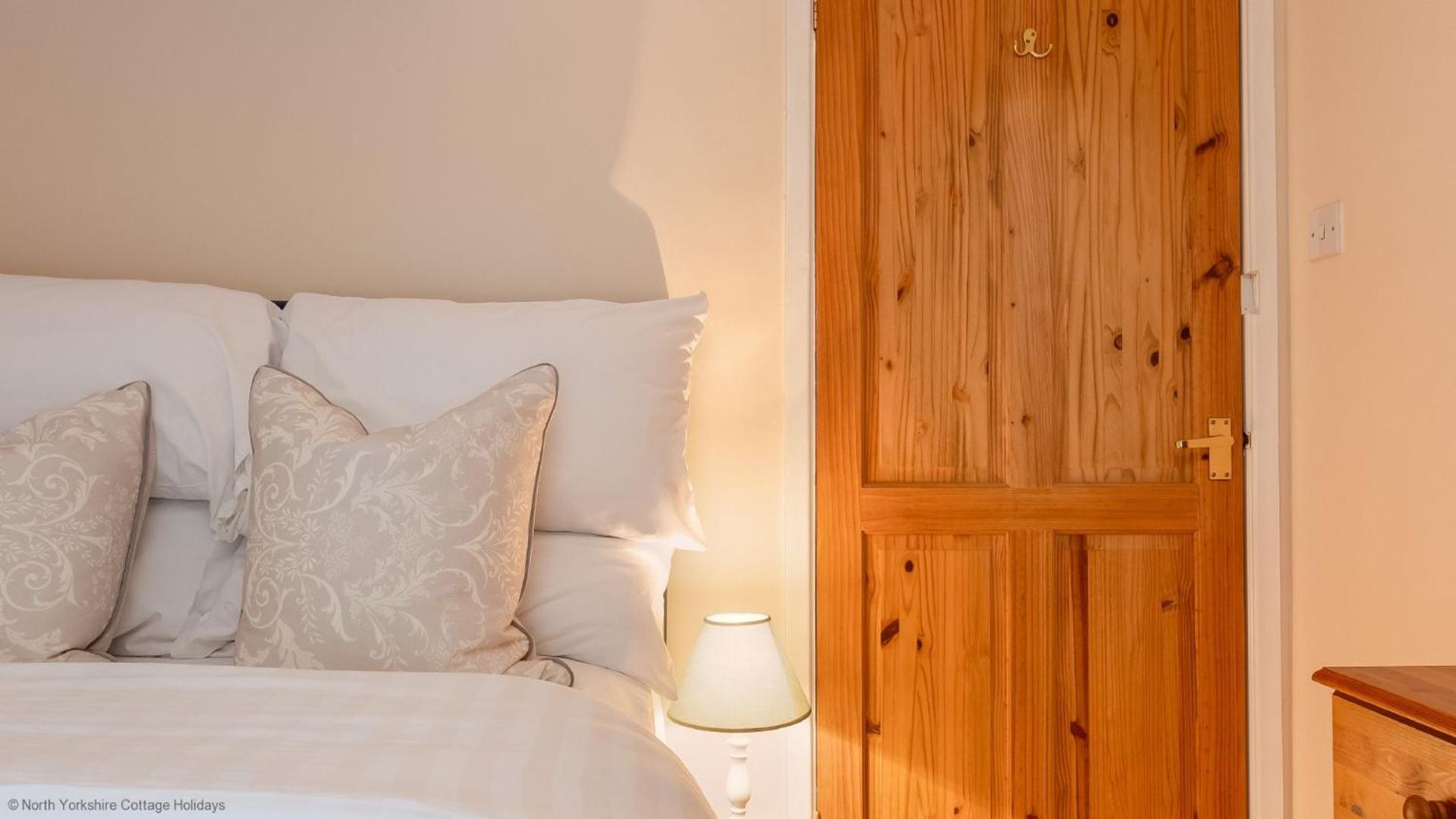 Picturesque Stone In The Heart Of North Yorkshire Village - Hideaway Holiday home York