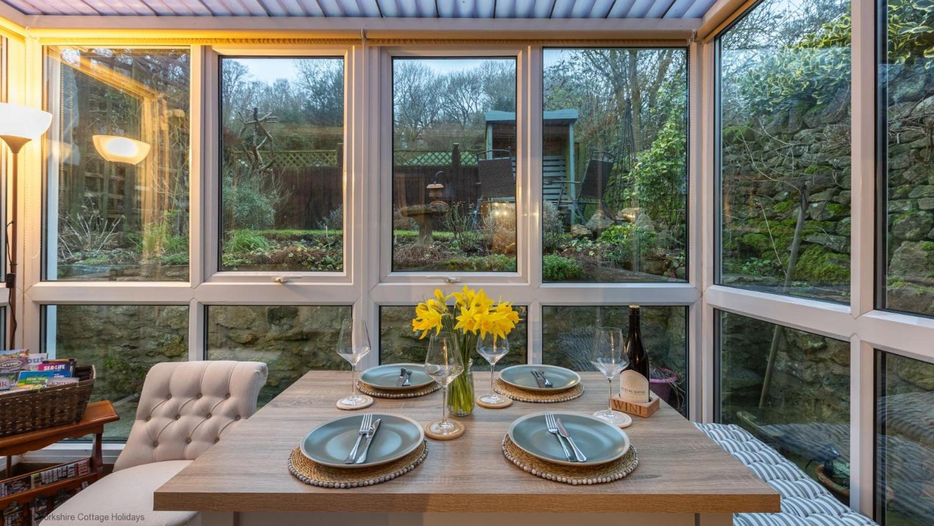 Picturesque Stone In The Heart Of North Yorkshire Village - Hideaway Holiday home York
